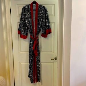 Kimono and slip gown by Venus.